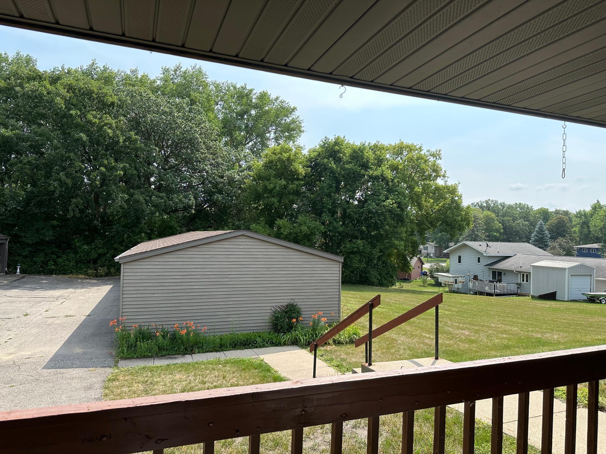 1327 Walkway to garage.jpg