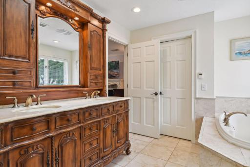 3131 Lafayette Ridge Road, Wayzata, MN 55391