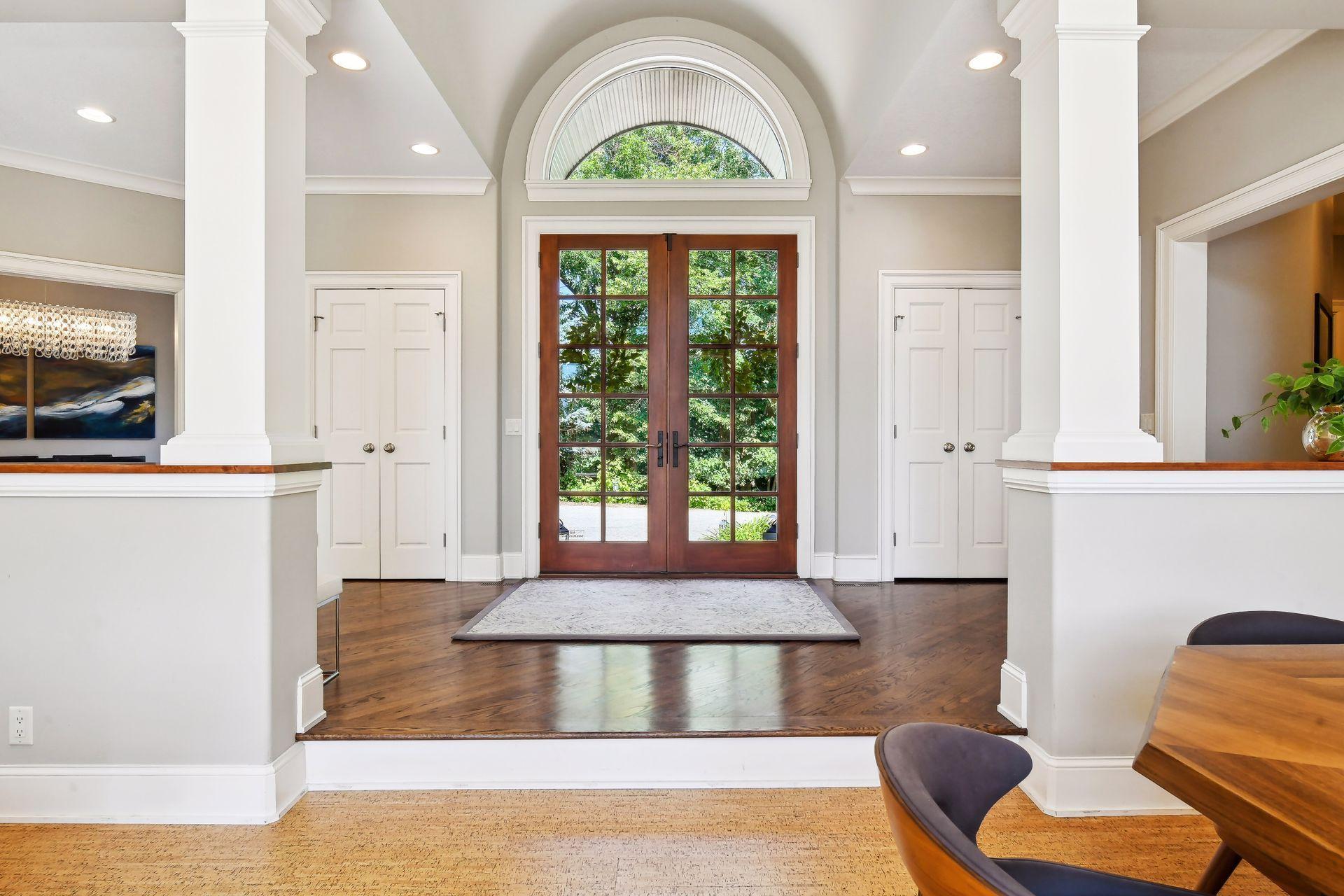 Grand foyer entrance way