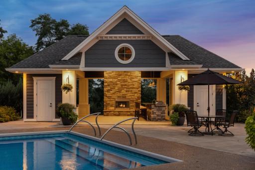 1811 Crestview Court, Red Wing, MN 55066