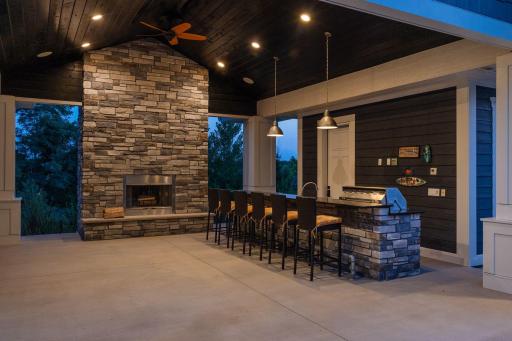 1811 Crestview Court, Red Wing, MN 55066