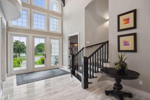 1811 Crestview Court, Red Wing, MN 55066