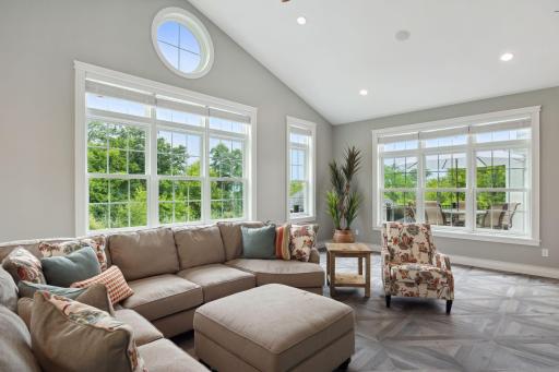 1811 Crestview Court, Red Wing, MN 55066