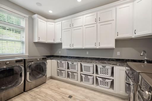 1811 Crestview Court, Red Wing, MN 55066