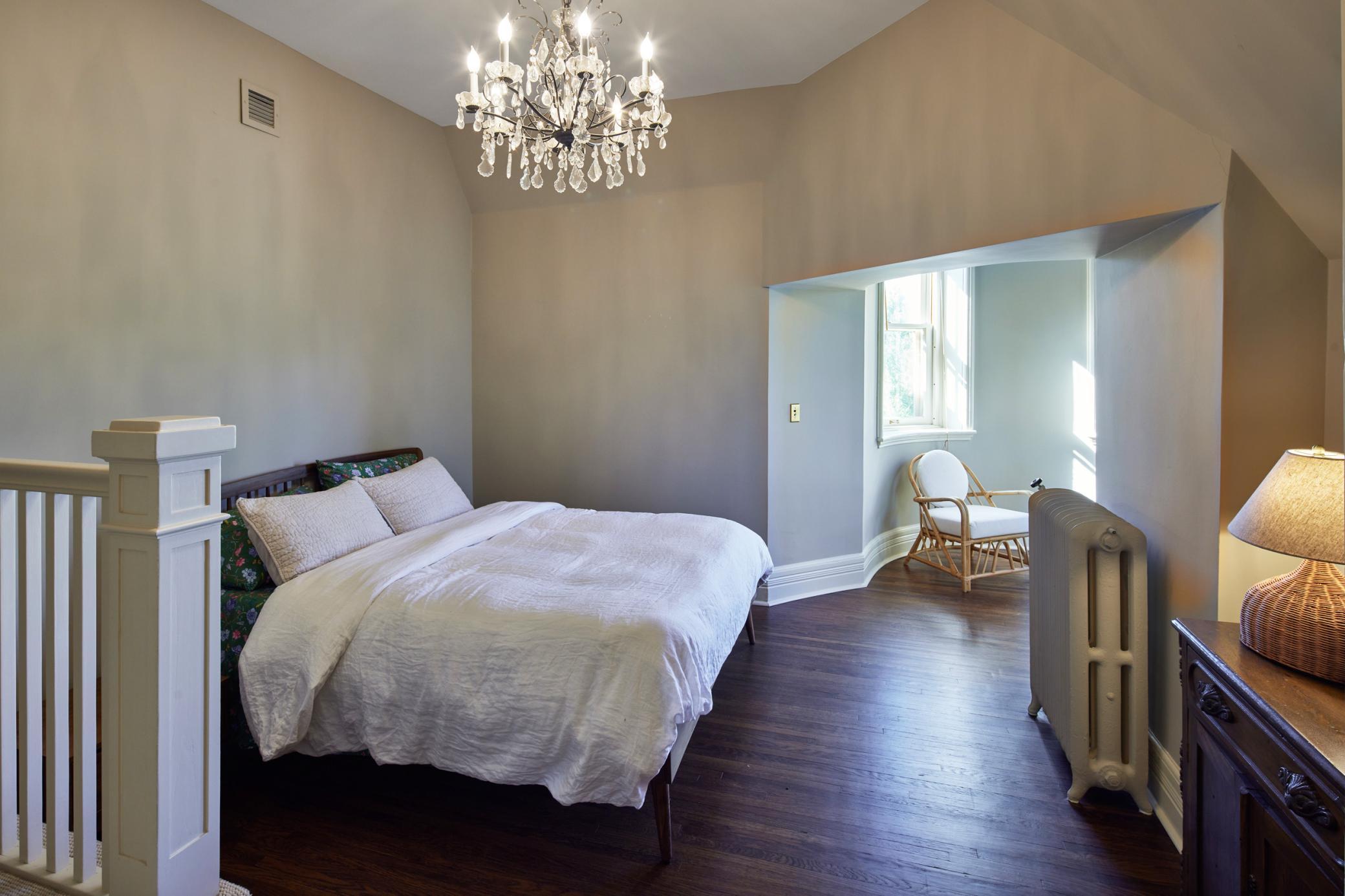3rd Floor BR Suite w Tower Alcove