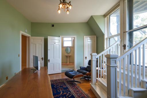 3rd Floor BR Suite with Private Balcony overlooking Mississippi Bluff!