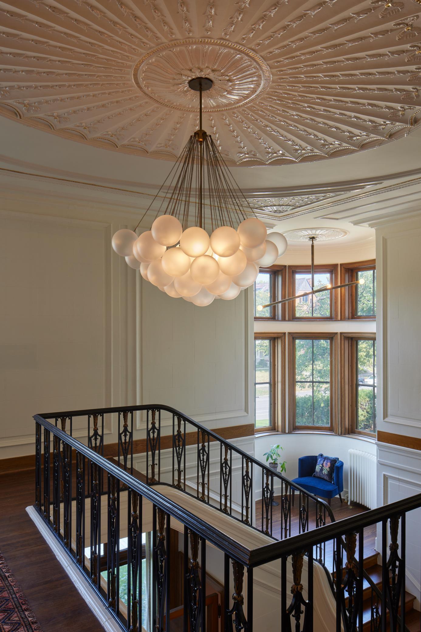 Playful interplay between old and new fixtures