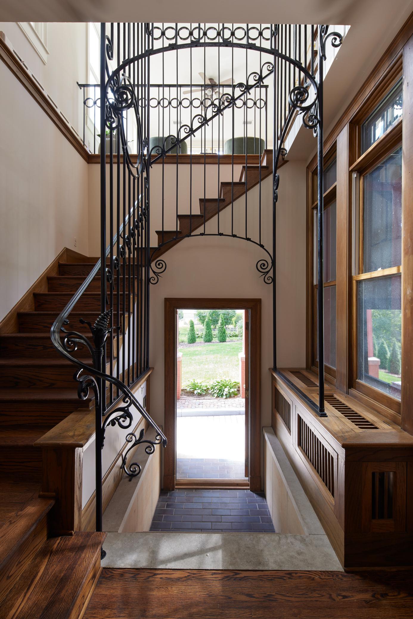 Side Entrance / Port Cochere