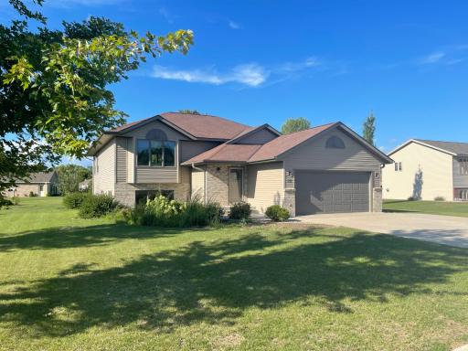 15 Skyview Lane, Morris, MN 56267