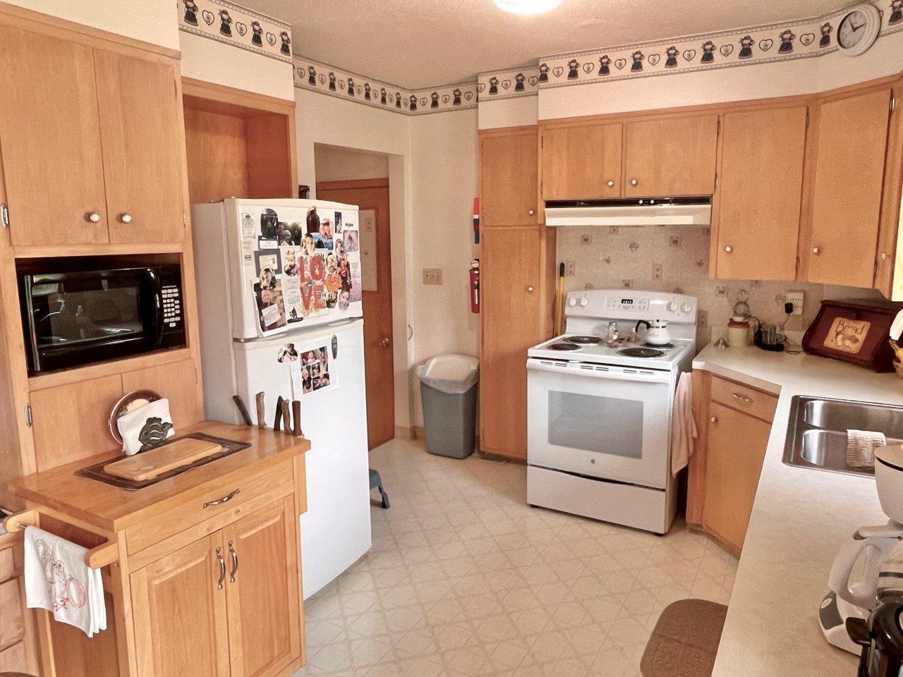 5-Kitchen (2).jpg
