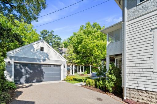 2006 Penn Avenue S, Minneapolis, MN 55405