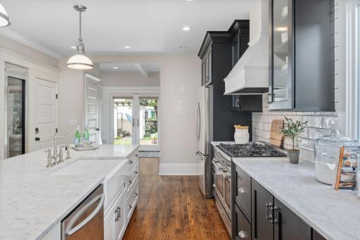 2006 Penn Avenue S, Minneapolis, MN 55405
