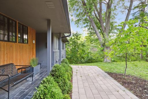 100 Parkview Terrace, Golden Valley, MN 55416