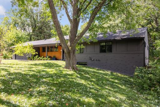 100 Parkview Terrace, Golden Valley, MN 55416