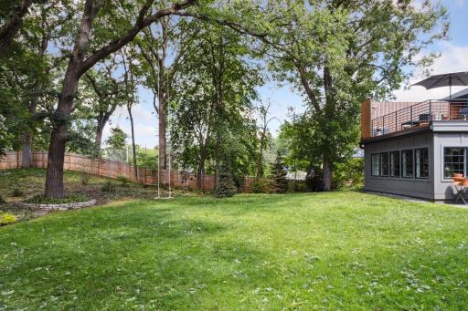 100 Parkview Terrace, Golden Valley, MN 55416