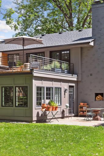 100 Parkview Terrace, Golden Valley, MN 55416