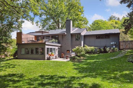 100 Parkview Terrace, Golden Valley, MN 55416