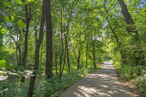 100 Parkview Terrace, Golden Valley, MN 55416