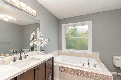 8635 Jewel Lane S, Cottage Grove, MN 55016