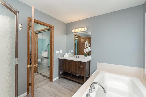 8635 Jewel Lane S, Cottage Grove, MN 55016