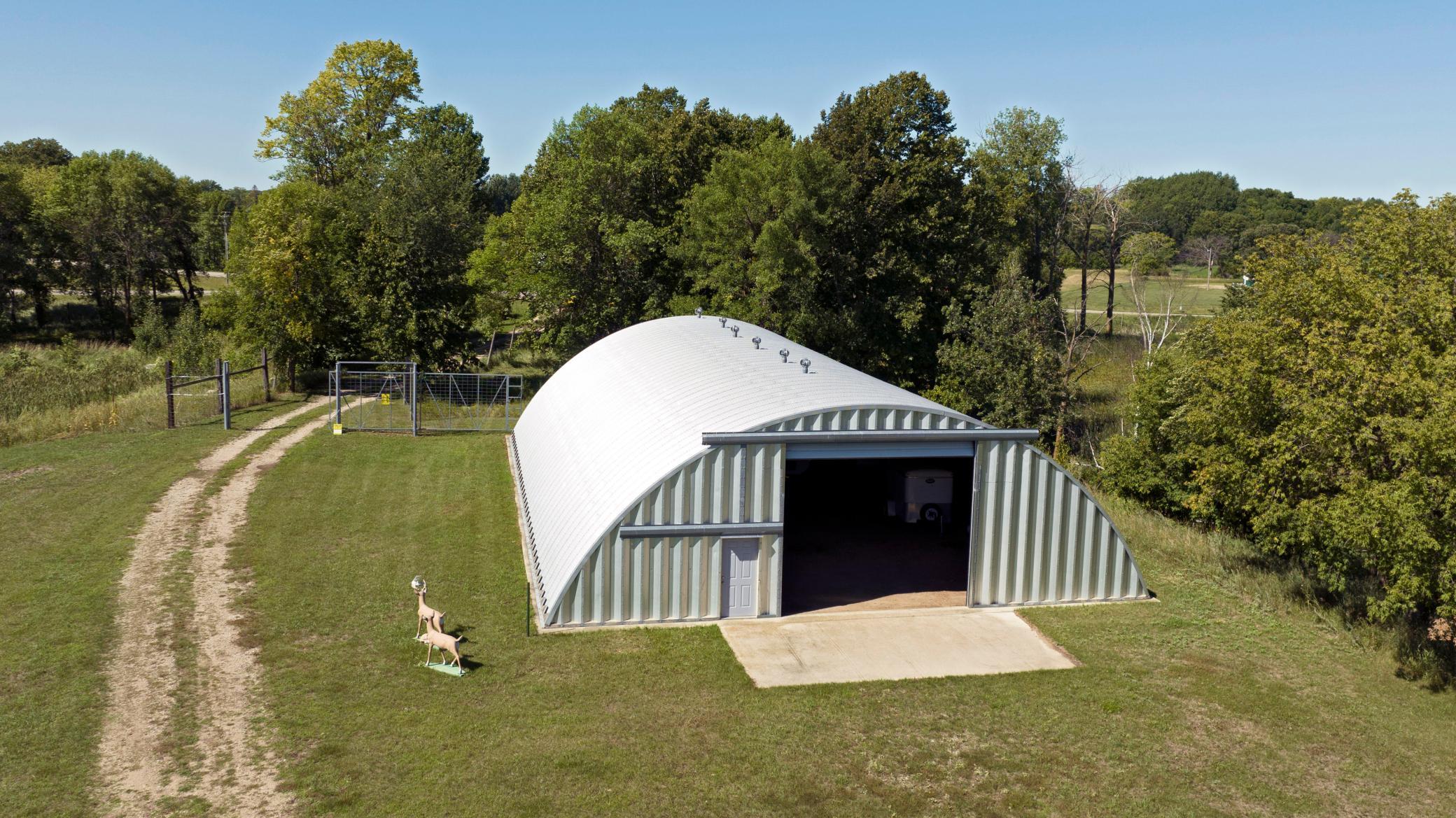 40x80 Quonset w/power