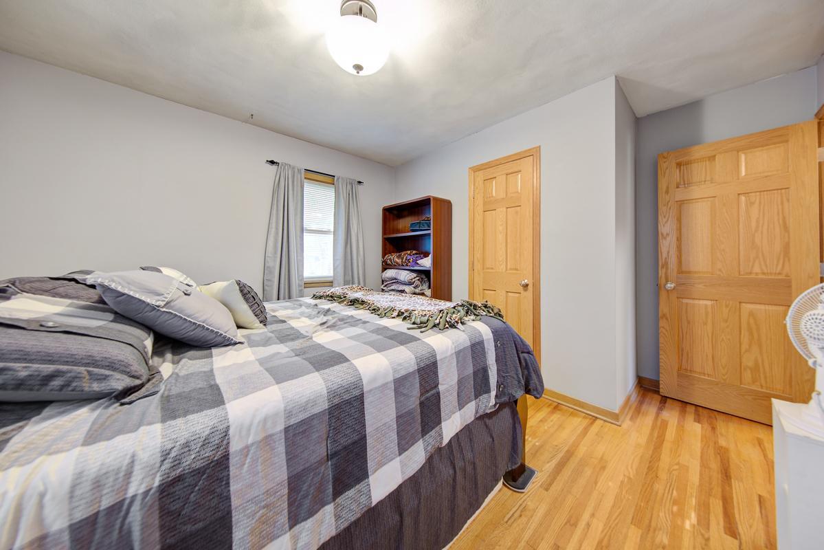 28 Bedroom 2.jpg