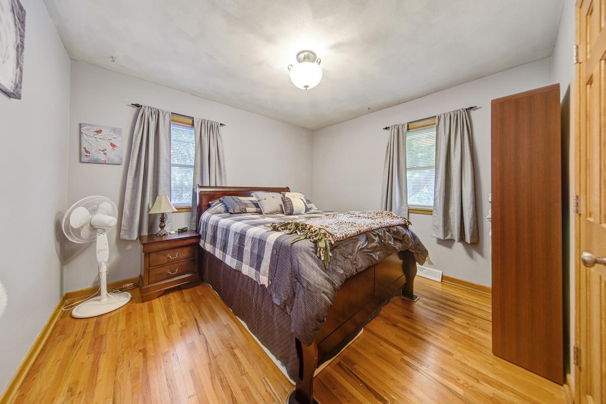 27 Bedroom 2.jpg