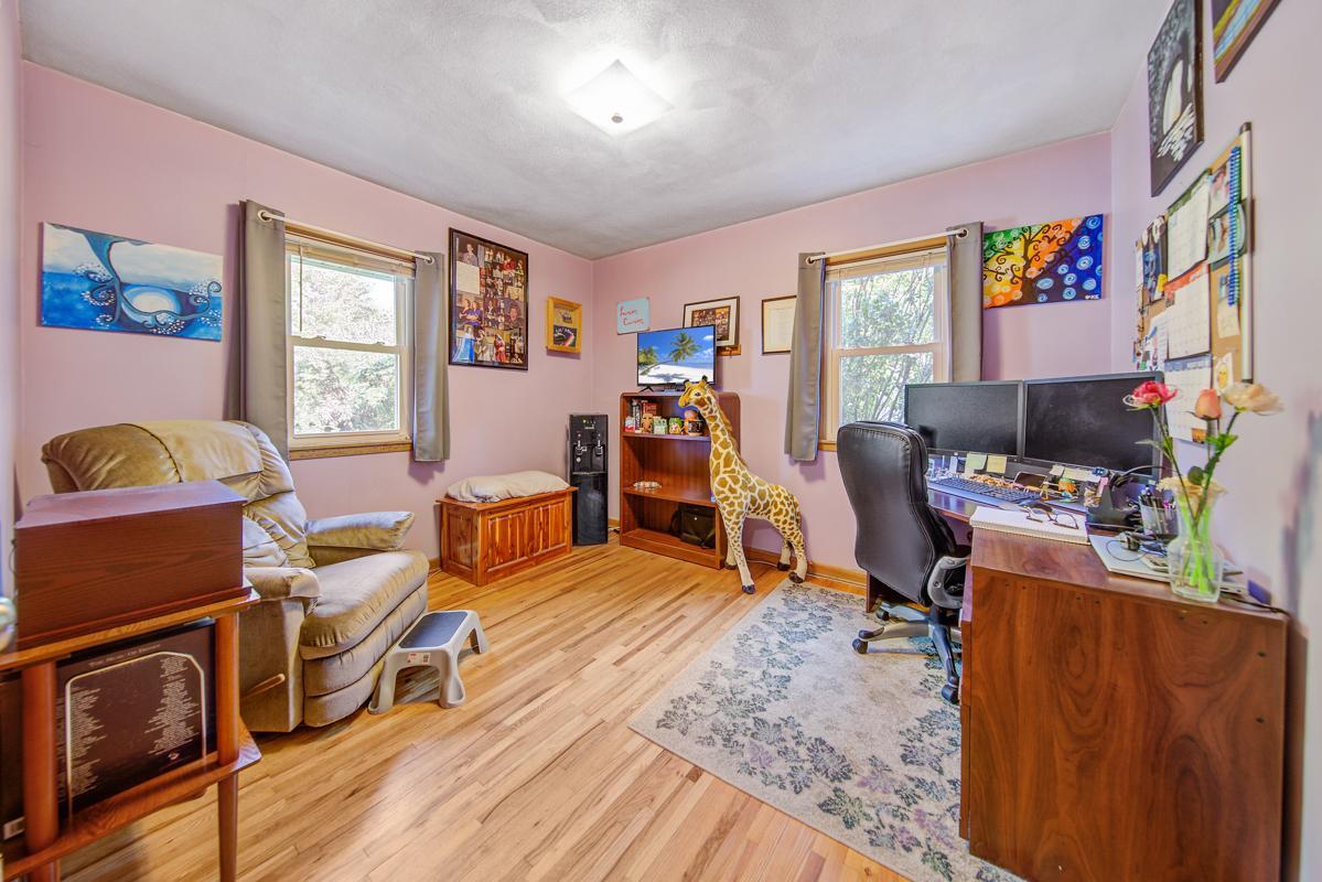 25 Bedroom 1.jpg