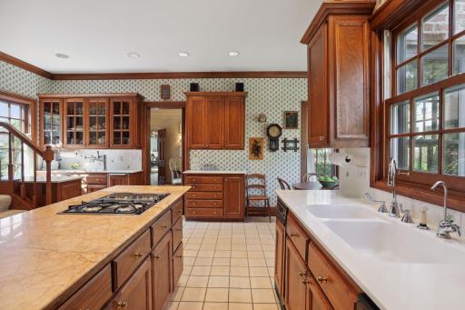 4825 Russell Avenue S, Minneapolis, MN 55410
