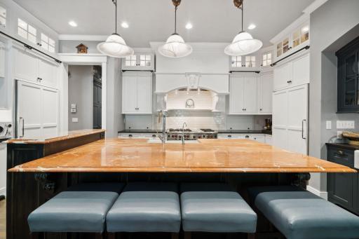 501 Big Woods Boulevard, Chanhassen, MN 55317