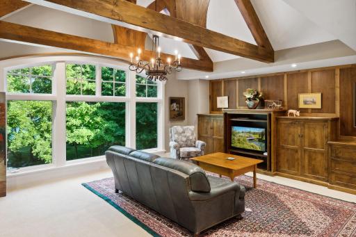 501 Big Woods Boulevard, Chanhassen, MN 55317