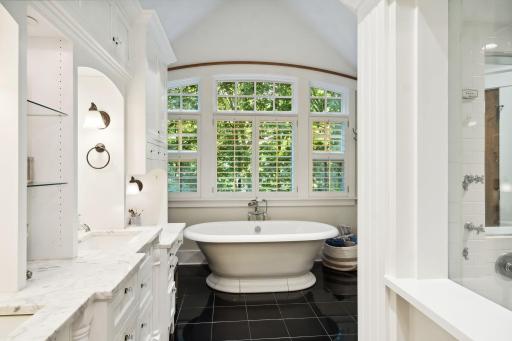 501 Big Woods Boulevard, Chanhassen, MN 55317