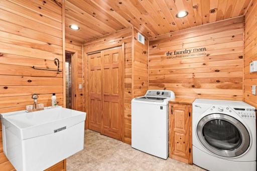 8243 Gustafson Road, Cook, MN 55723