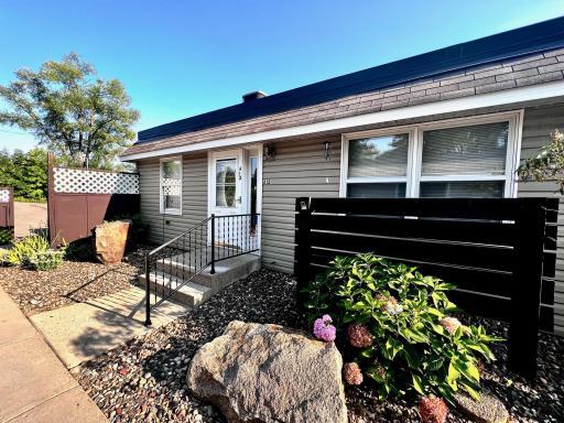Everything you need on one level. Fabulous location and easy access to Hwy 36 and downtown Stillwater!