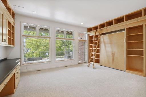 184 Bank Street SE, Minneapolis, MN 55414