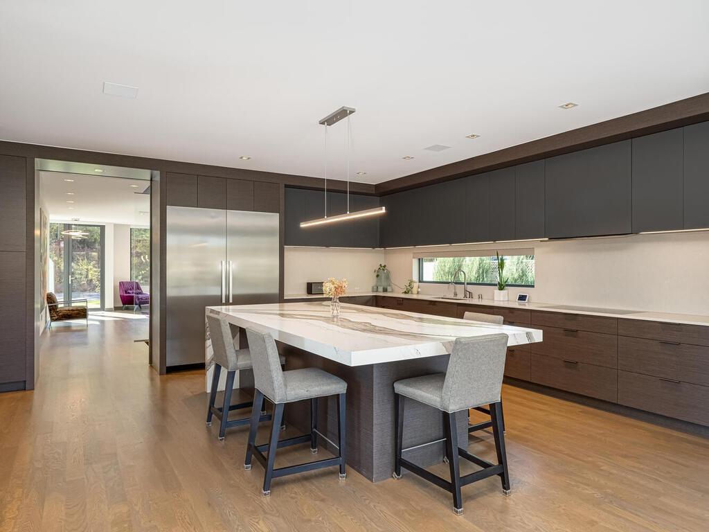 10' Cambria one piece center island