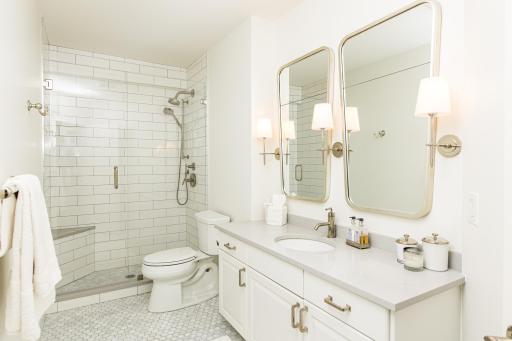 LL ensuite bathroom.jpg