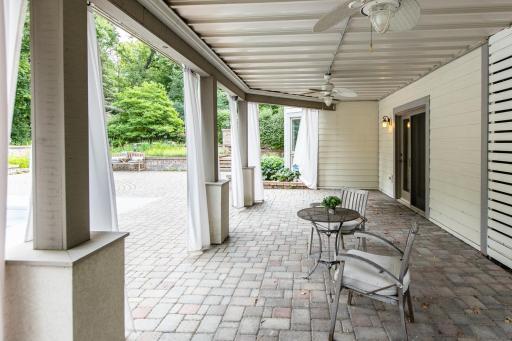 Poolside breezeway for shade.jpg