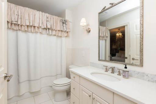 UL full bathroom.jpg