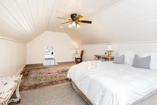 Guest house loft.jpg