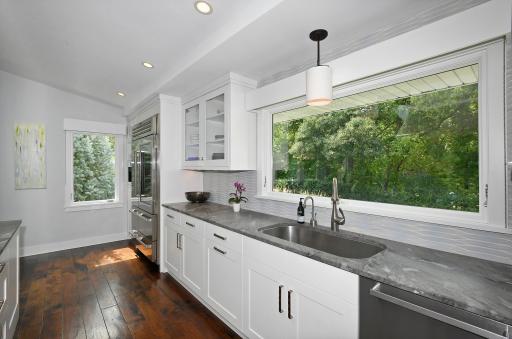 4720 W 66th Street, Edina, MN 55435
