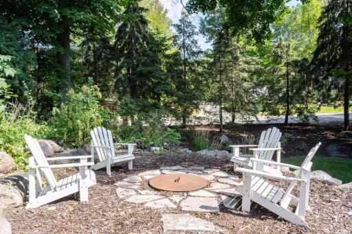 45 Gideons Point Road, Excelsior, MN 55331
