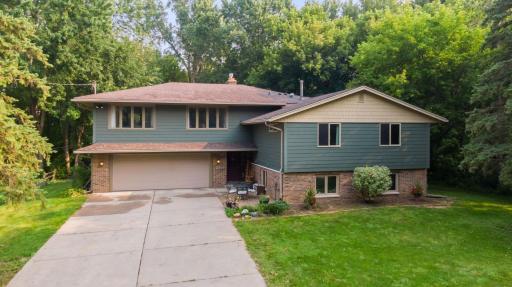 Photo for 899 Millwood Avenue, Roseville, MN 55113 - Listing #6423463 This fabulous 4 bed, 3 bath home is located in the Heart of one of the most popular neighborhoods in Roseville! Blocks from the lake!