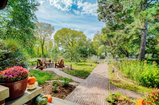 Rare find...3207 Bde Maka Ska Parkway - on the lake!