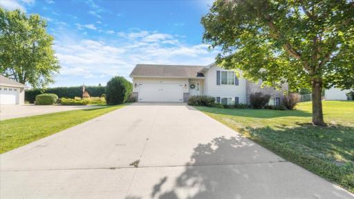 603 25th Street SE, Willmar, MN 56201