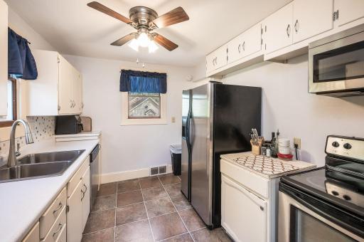 121 Westwood Lane, Blue Earth, MN 56013