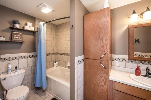 121 Westwood Lane, Blue Earth, MN 56013