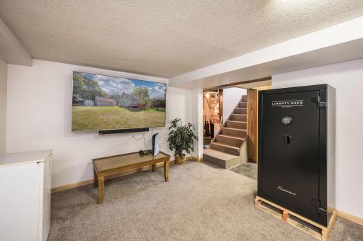 121 Westwood Lane, Blue Earth, MN 56013