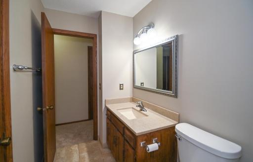 On suite/Shared Upper-Level Bath