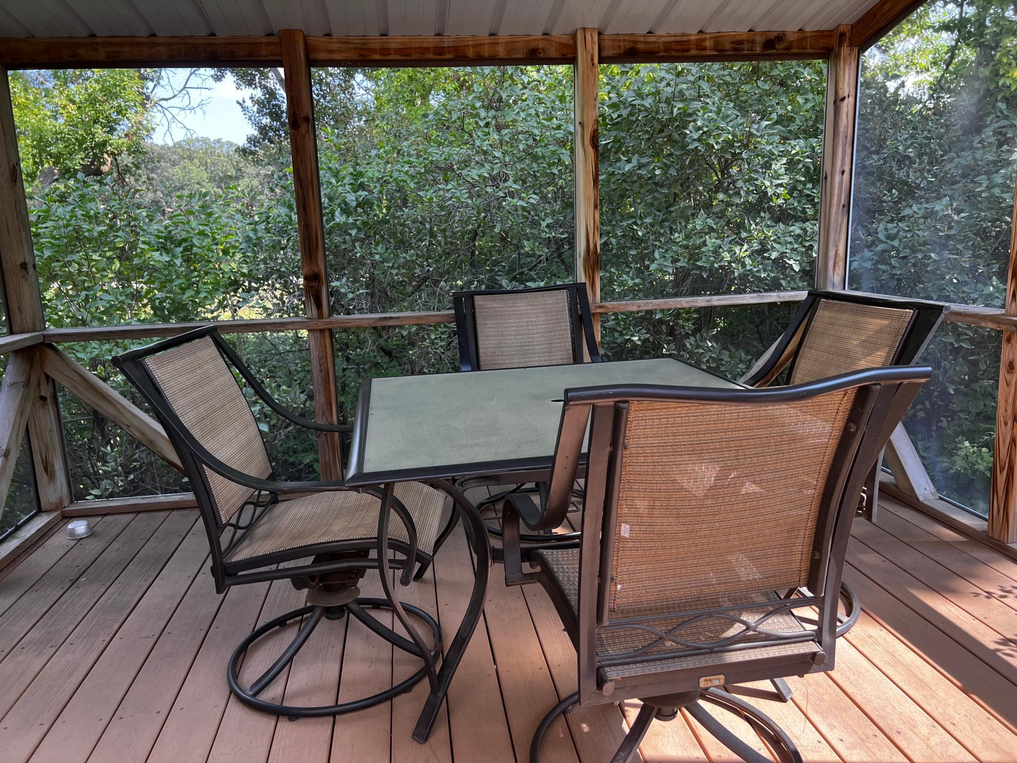Screen porch